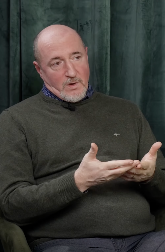 Emlékszel még, milyen érzés volt gyerekként az utcán szabadon játszani? Itthon ez még megvan. 